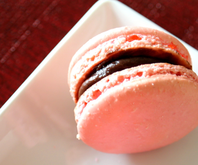 https://www.cookwithmanali.com/wp-content/uploads/2014/02/French-Macaron-4-notitle-cwm.jpg