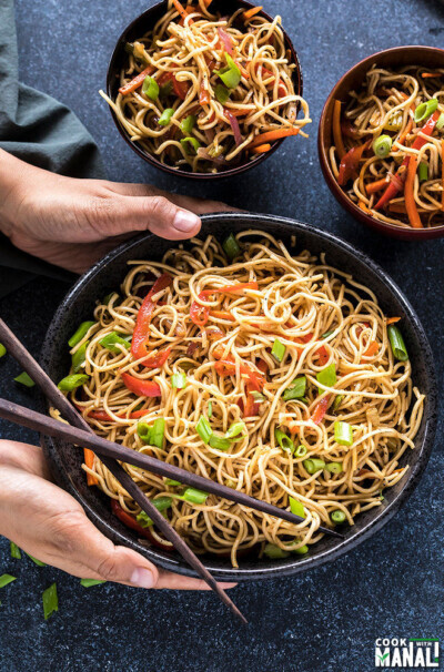 Vegetable Hakka Noodles - Cook With Manali