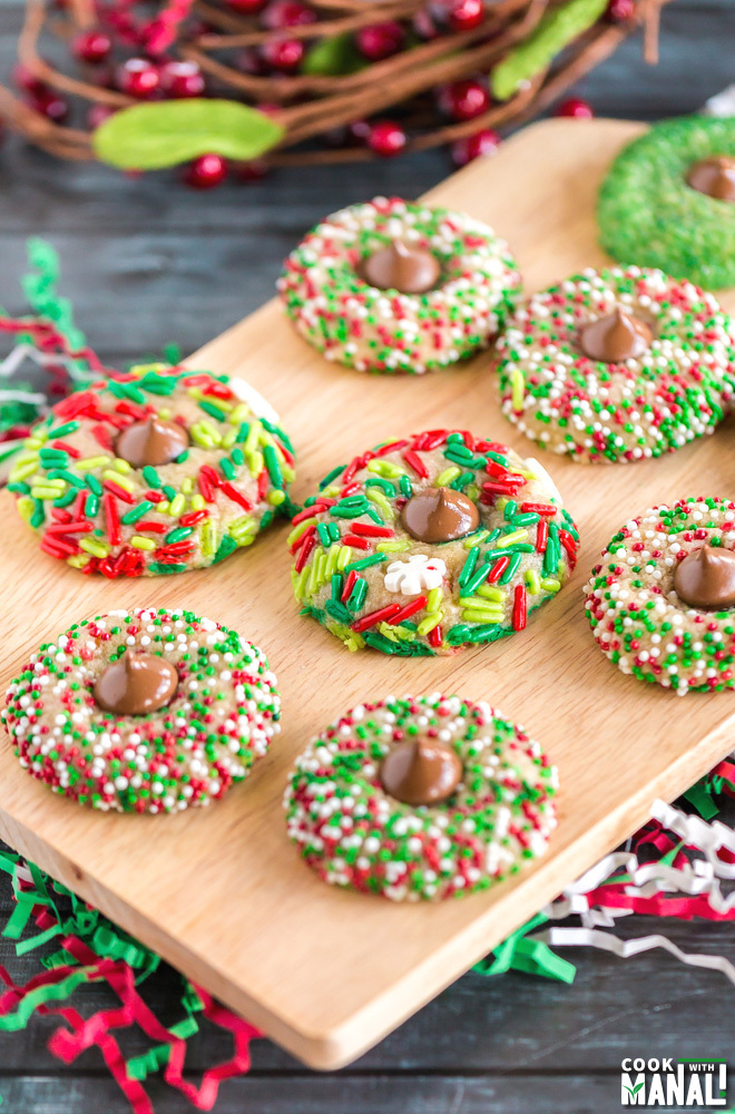 https://www.cookwithmanali.com/wp-content/uploads/2015/12/Christmas-Kiss-Cookies.jpg