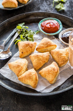 Puff Pastry Samosa - Cook With Manali