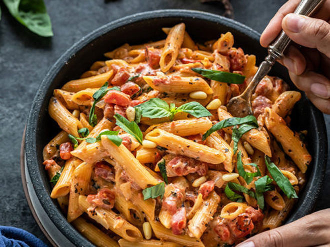 Instant Pot Creamy Tomato Basil Pasta - Cook With Manali