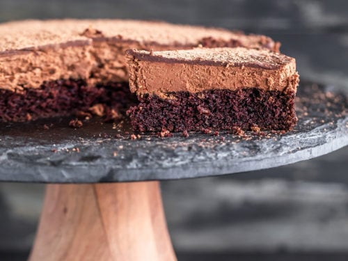 THE BEST EASY EGGLESS CHOCOLATE CAKE | How Tasty