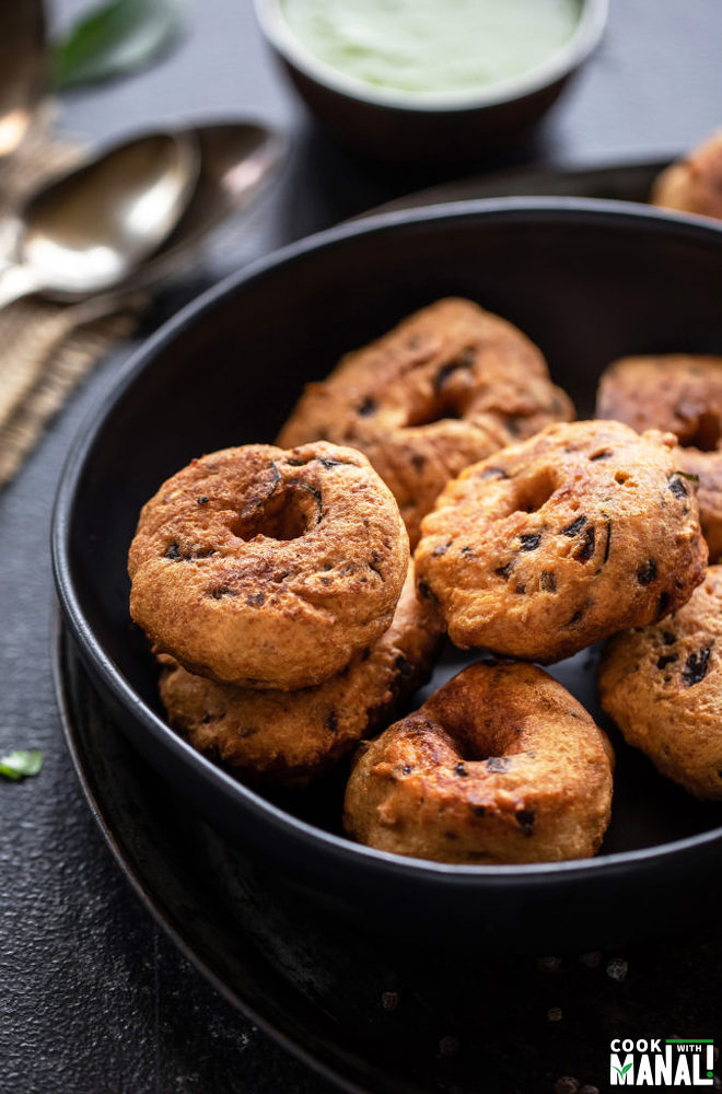 medu-vada-cook-with-manali