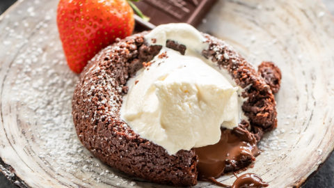 Eggless Whole Wheat Chocolate Cake Recipe - Video Recipe -  #BakingWithoutOvenSeries – Gayathri's Cook Spot